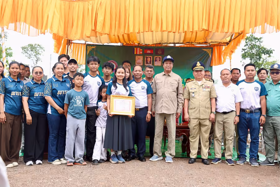 ឯកឧត្តម គន់ គីម អញ្ជើញប្រគល់ផ្ទះ ១០២ខ្នង ជាអំណោយរបស់សម្តេចតេជោ ហ៊ុន សែន ជូនអតីតយុទ្ធជន និងនិវត្តជន ក្នុងខេត្តព្រះវិហារ - Image 23