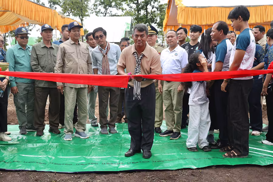ឯកឧត្តម គន់ គីម អញ្ជើញប្រគល់ផ្ទះ ១០២ខ្នង ជាអំណោយរបស់សម្តេចតេជោ ហ៊ុន សែន ជូនអតីតយុទ្ធជន និងនិវត្តជន ក្នុងខេត្តព្រះវិហារ - Image 28