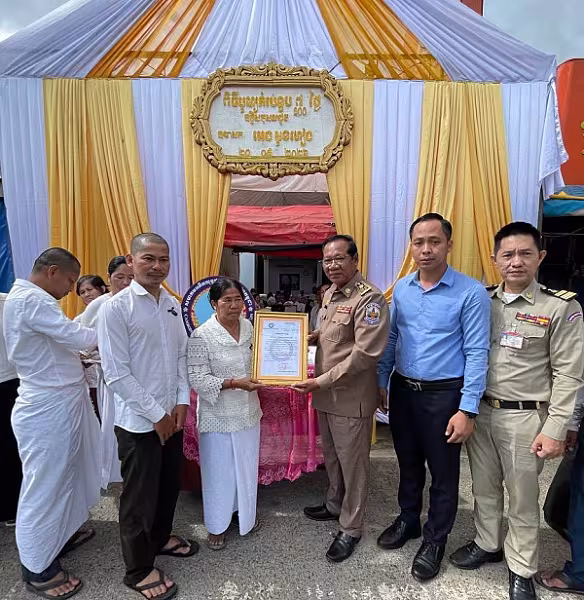 អ.ន.ក.ក្រុងតាខ្មៅ ចុះប្រគល់ថវិកាបេឡាមរណសង្គ្រោះជូនគ្រួសារសពជាសមាជិក - Image 2