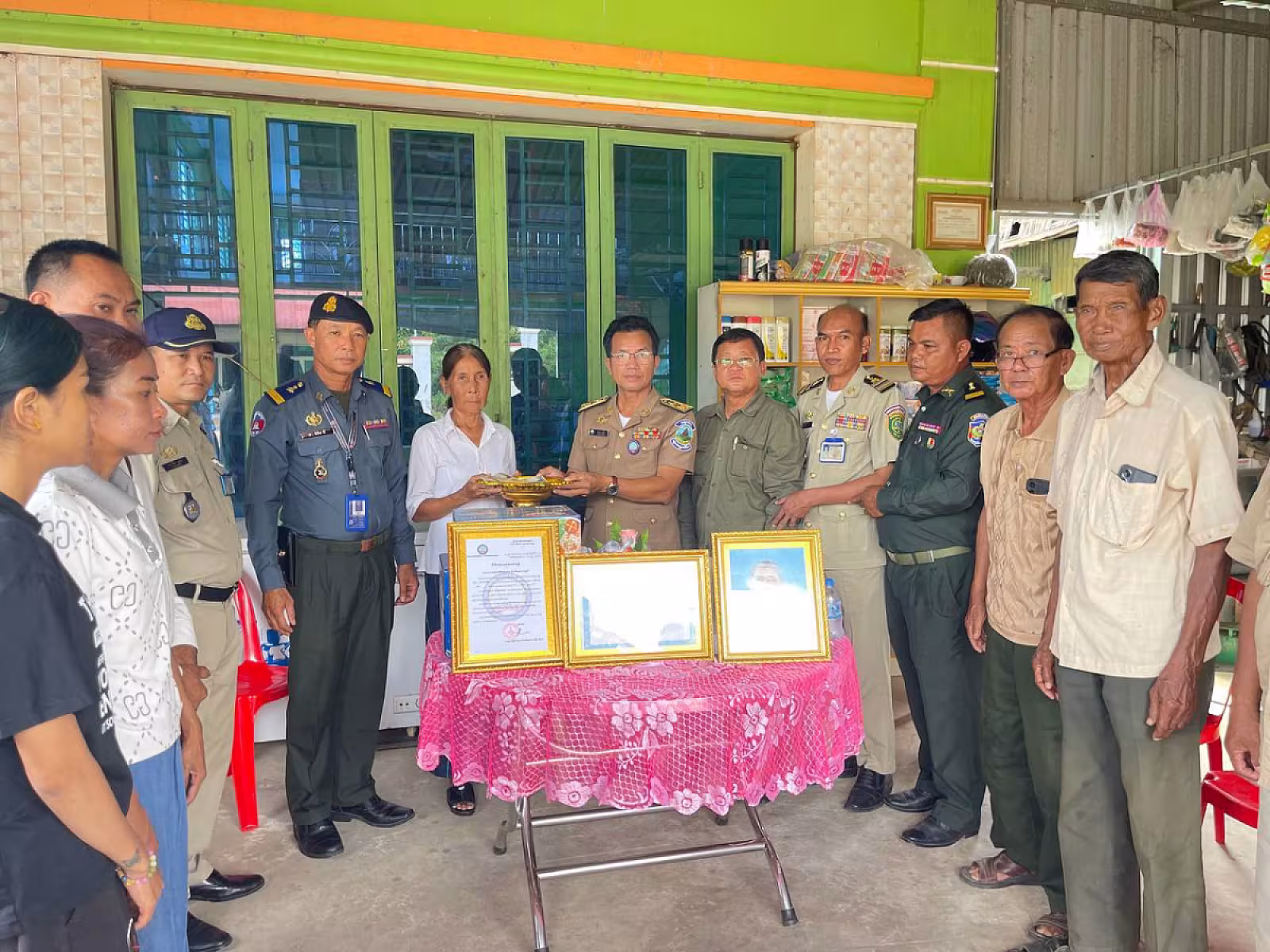 អ.ន.ក.ស្រុកគិរីវង់ នាំយកអំណោយ និងថវិកាបេឡាមរណសង្គ្រោះជូនគ្រួសារសពសមាជិក