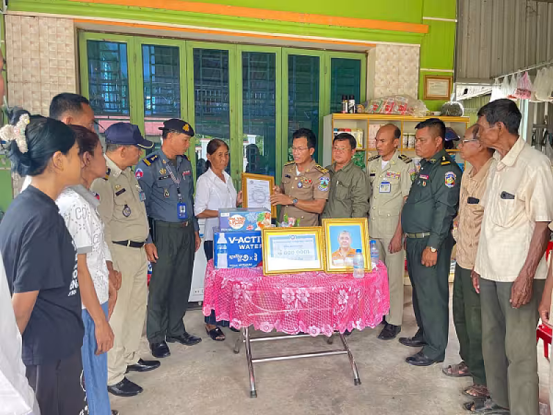 អ.ន.ក.ស្រុកគិរីវង់ នាំយកអំណោយ និងថវិកាបេឡាមរណសង្គ្រោះជូនគ្រួសារសពសមាជិក - Image 2
