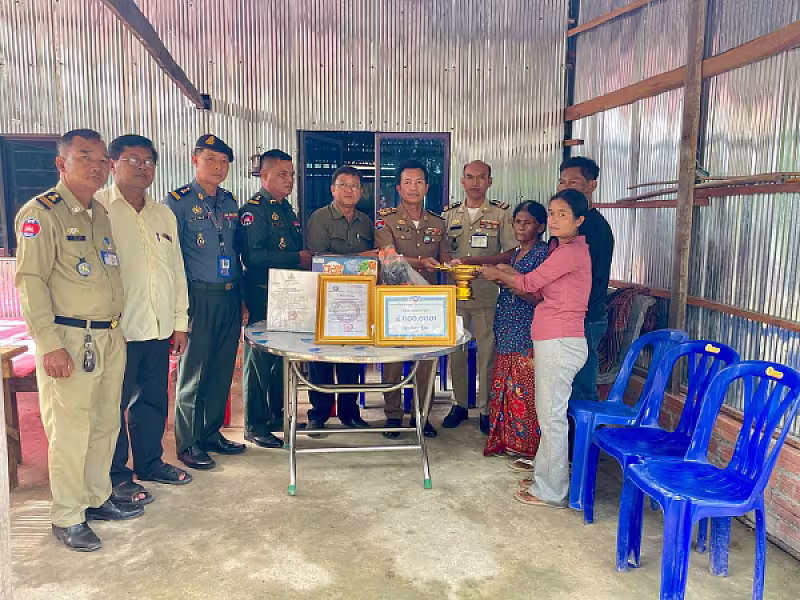 អ.ន.ក.ស្រុកគិរីវង់ នាំយកអំណោយ និងថវិកាបេឡាមរណសង្គ្រោះជូនគ្រួសារសពសមាជិក - Image 3