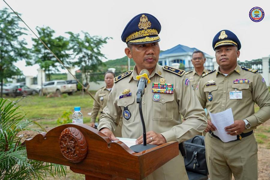 ឯកឧត្តមកិត្តិសង្គហបណ្ឌិត គន់ គីម  អញ្ជើញក្នុងពិធីសម្ពោធទីស្នាក់ការសមាគមអតីតយុទ្ធជនខេត្តបន្ទាយមានជ័យ ជាអំណោយដ៏ថ្លៃថ្លារបស់សម្តេចតេជោ ហ៊ុន សែន ប្រធានសមាគមអតីតយុទ្ធជនកម្ពុជា កសាងដោយអ្នកឧកញ៉ា ម៉ម វណ្ណឌី - Image 6