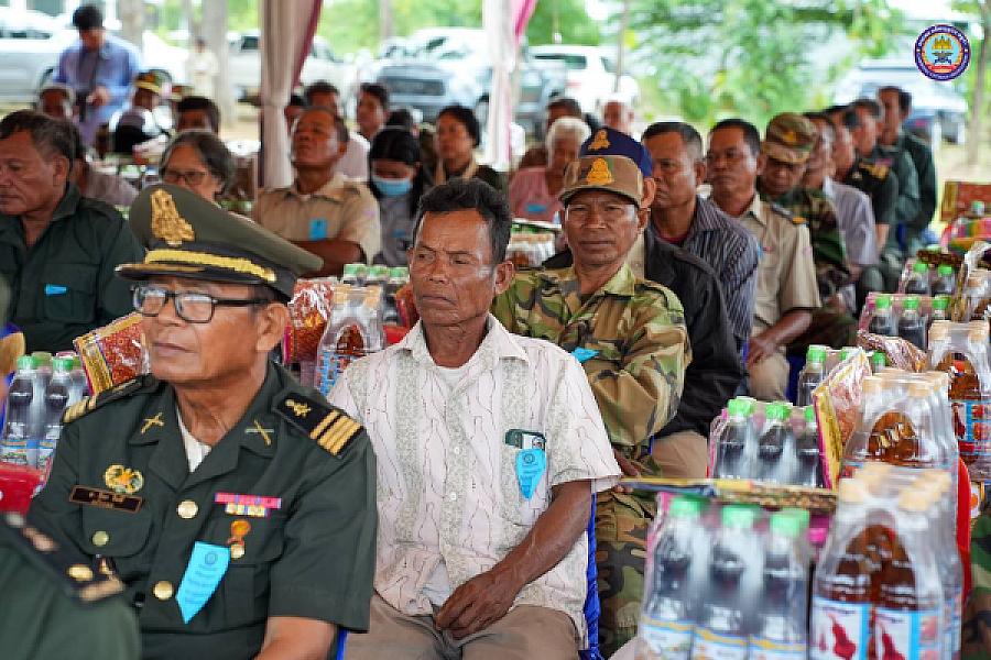 ឯកឧត្តមកិត្តិសង្គហបណ្ឌិត គន់ គីម  អញ្ជើញក្នុងពិធីសម្ពោធទីស្នាក់ការសមាគមអតីតយុទ្ធជនខេត្តបន្ទាយមានជ័យ ជាអំណោយដ៏ថ្លៃថ្លារបស់សម្តេចតេជោ ហ៊ុន សែន ប្រធានសមាគមអតីតយុទ្ធជនកម្ពុជា កសាងដោយអ្នកឧកញ៉ា ម៉ម វណ្ណឌី - Image 8