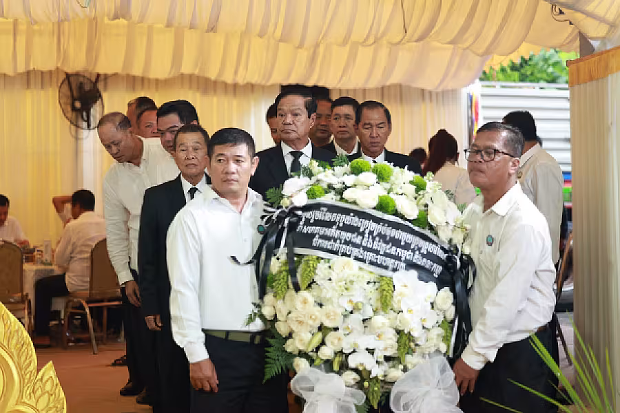 ឯកឧត្តម គន់ គីម អញ្ជើញដឹកនាំគណៈប្រតិភូ គោរពវិញ្ញាណក្ខន្ធសពម្តាយបង្កើត ឯកឧត្តម ឧត្តមសេនីយ៍ឯក អ៊ុក ឃ្នួច - Image 2