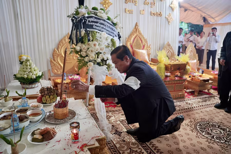ឯកឧត្តម គន់ គីម អញ្ជើញដឹកនាំគណៈប្រតិភូ គោរពវិញ្ញាណក្ខន្ធសពម្តាយបង្កើត ឯកឧត្តម ឧត្តមសេនីយ៍ឯក អ៊ុក ឃ្នួច - Image 7