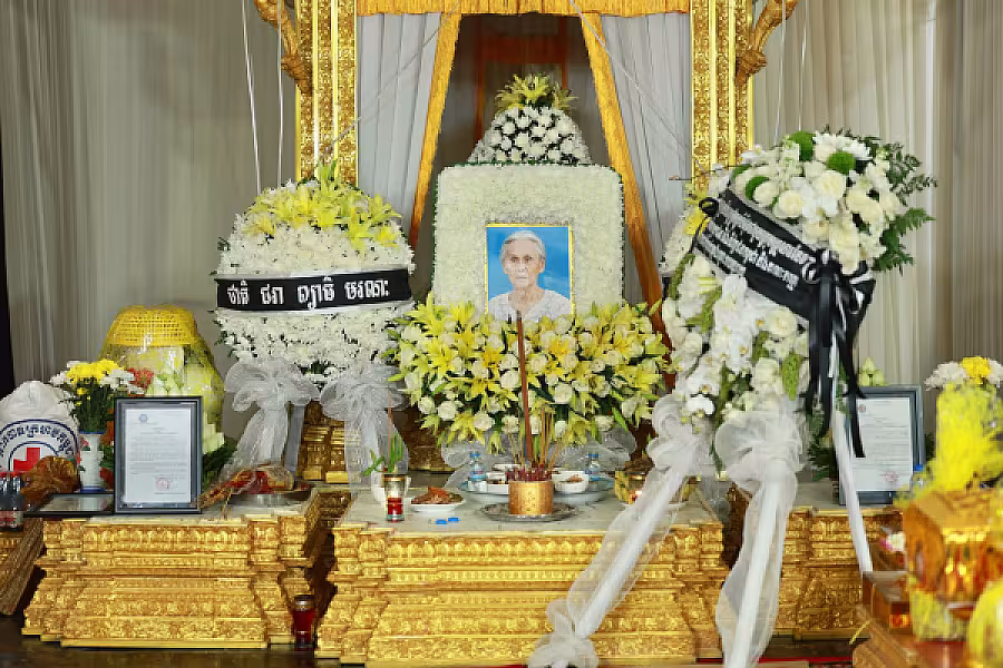 ឯកឧត្តម គន់ គីម អញ្ជើញដឹកនាំគណៈប្រតិភូ គោរពវិញ្ញាណក្ខន្ធសពម្តាយបង្កើត ឯកឧត្តម ឧត្តមសេនីយ៍ឯក អ៊ុក ឃ្នួច - Image 18