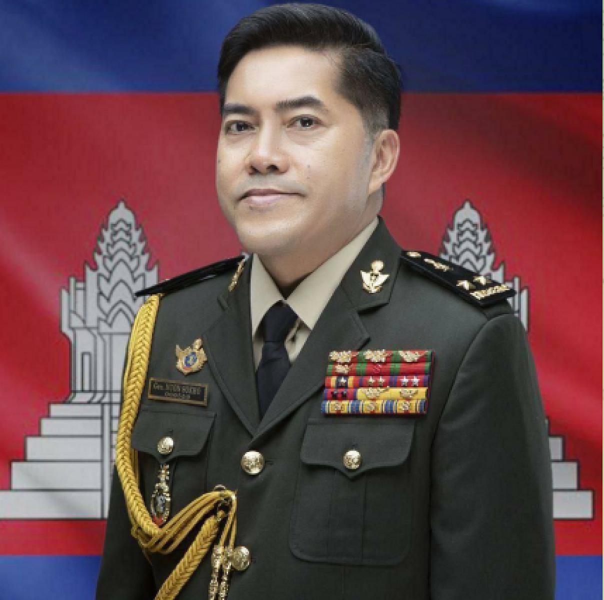 ឧត្តមសេនីយ៍ទោ នួន សុខូ ចូលរួមថវិកាចំនួន ៥០០ដុល្លារ ដើម្បីរៀបចំមហាសន្និបាតវិសាមញ្ញតំណាងសមាគមអតីតយុទ្ធជនកម្ពុជា ទូទាំងប្រទេស