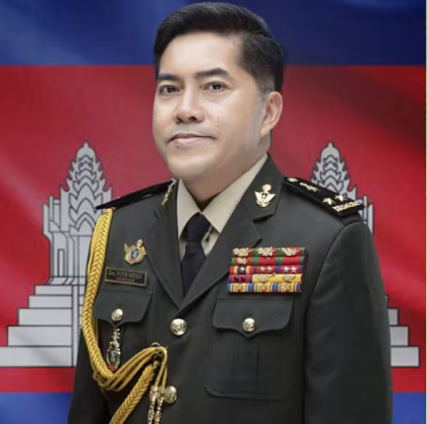 ឧត្តមសេនីយ៍ទោ នួន សុខូ ចូលរួមថវិកាចំនួន ៥០០ដុល្លារ ដើម្បីរៀបចំមហាសន្និបាតវិសាមញ្ញតំណាងសមាគមអតីតយុទ្ធជនកម្ពុជា ទូទាំងប្រទេស