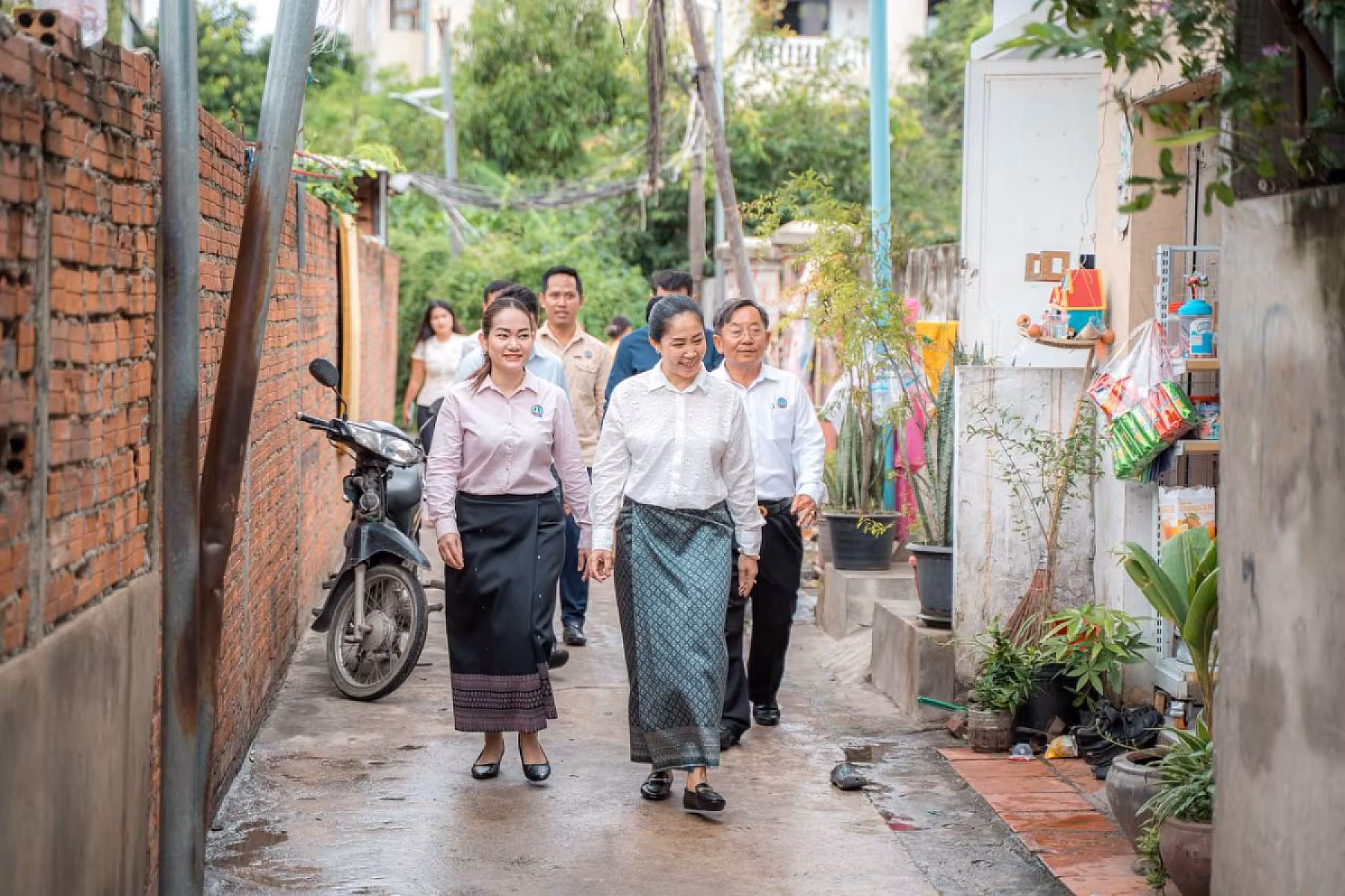 លោកជំទាវ ទុយ សិរីរតនៈ អញ្ជើញចុះសួរសុខទុក្ខ និងនាំយកអំណោយជូន និវត្តជនអតីតមន្ត្រីរាជការបម្រើការងារនៅក្រសួងព័ត៌មាន