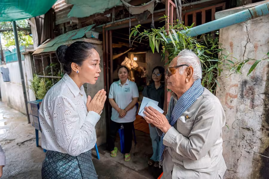លោកជំទាវ ទុយ សិរីរតនៈ អញ្ជើញចុះសួរសុខទុក្ខ និងនាំយកអំណោយជូន និវត្តជនអតីតមន្ត្រីរាជការបម្រើការងារនៅក្រសួងព័ត៌មាន - Image 5