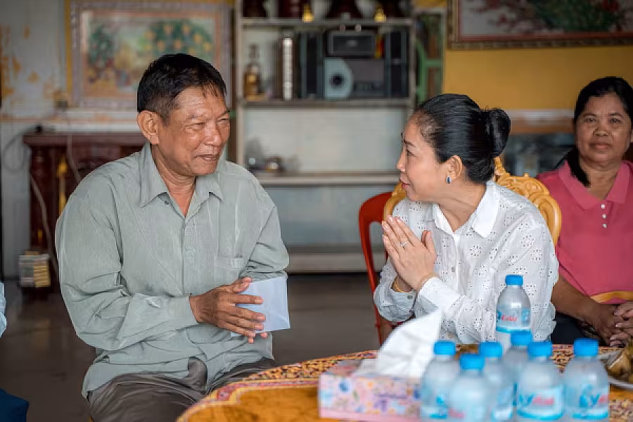 លោកជំទាវ ទុយ សិរីរតនៈ អញ្ជើញចុះសួរសុខទុក្ខ និងនាំយកអំណោយជូន និវត្តជនអតីតមន្ត្រីរាជការបម្រើការងារនៅក្រសួងព័ត៌មាន - Image 8