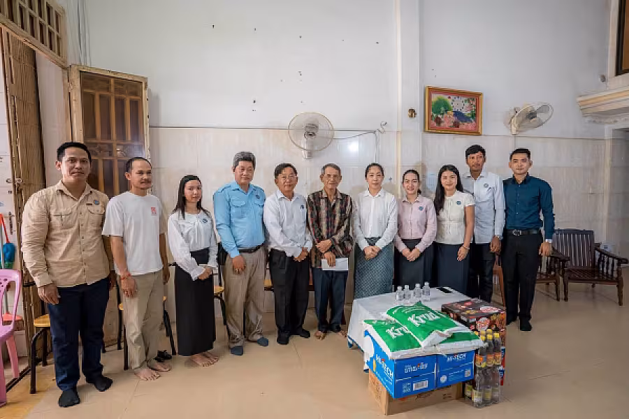 លោកជំទាវ ទុយ សិរីរតនៈ អញ្ជើញចុះសួរសុខទុក្ខ និងនាំយកអំណោយជូន និវត្តជនអតីតមន្ត្រីរាជការបម្រើការងារនៅក្រសួងព័ត៌មាន - Image 20