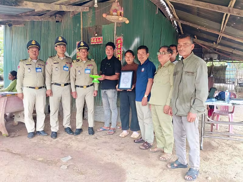 អ.ន.ក. ខេត្តកំពង់ស្ពឺ នាំយកថវិកាបេឡាមរណសង្គ្រោះជូនគ្រួសារសពចំនួន ៨គ្រួសារ - Image 2