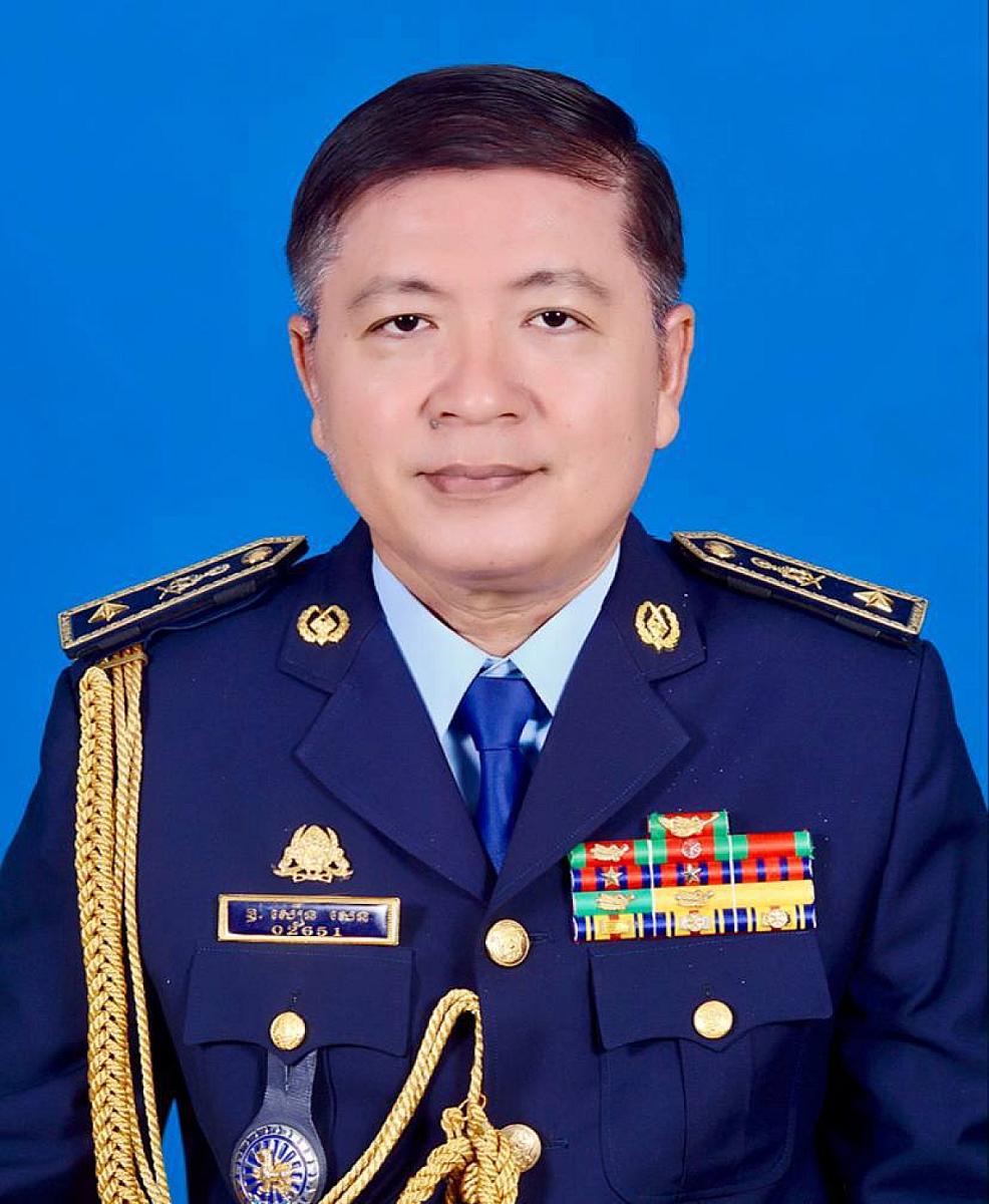 ឧត្តមសេនីយ៍ត្រី សឿន សេន ចូលរួមថវិកាចំនួន ២០មុឺនរៀល ដើម្បីរៀបចំមហាសន្និបាតវិសាមញ្ញតំណាងសមាគមអតីតយុទ្ធជនកម្ពុជា ទូទាំងប្រទេស