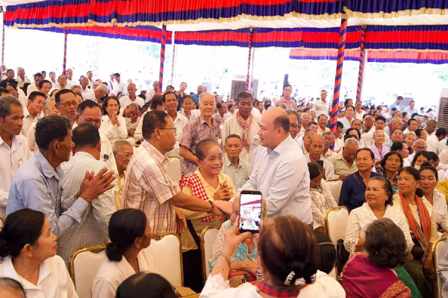 ឯកឧត្តម ហ៊ុន ម៉ានី អញ្ជើញជួបសំណេះសំណាលជាមួយនិវត្តជនចំនួនប្រមាណ ២ពាន់នាក់ ក្នុងខេត្តកំពង់ស្ពឺ - Image 5