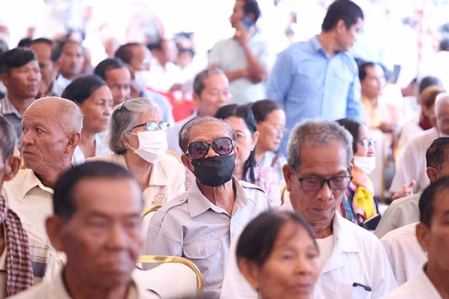 ឯកឧត្តម ហ៊ុន ម៉ានី អញ្ជើញជួបសំណេះសំណាលជាមួយនិវត្តជនចំនួនប្រមាណ ២ពាន់នាក់ ក្នុងខេត្តកំពង់ស្ពឺ - Image 6