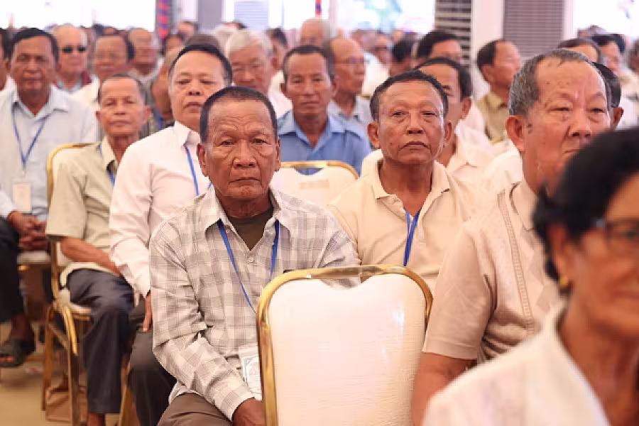 ឯកឧត្តម ហ៊ុន ម៉ានី អញ្ជើញជួបសំណេះសំណាលជាមួយនិវត្តជនចំនួនប្រមាណ ២ពាន់នាក់ ក្នុងខេត្តកំពង់ស្ពឺ - Image 10