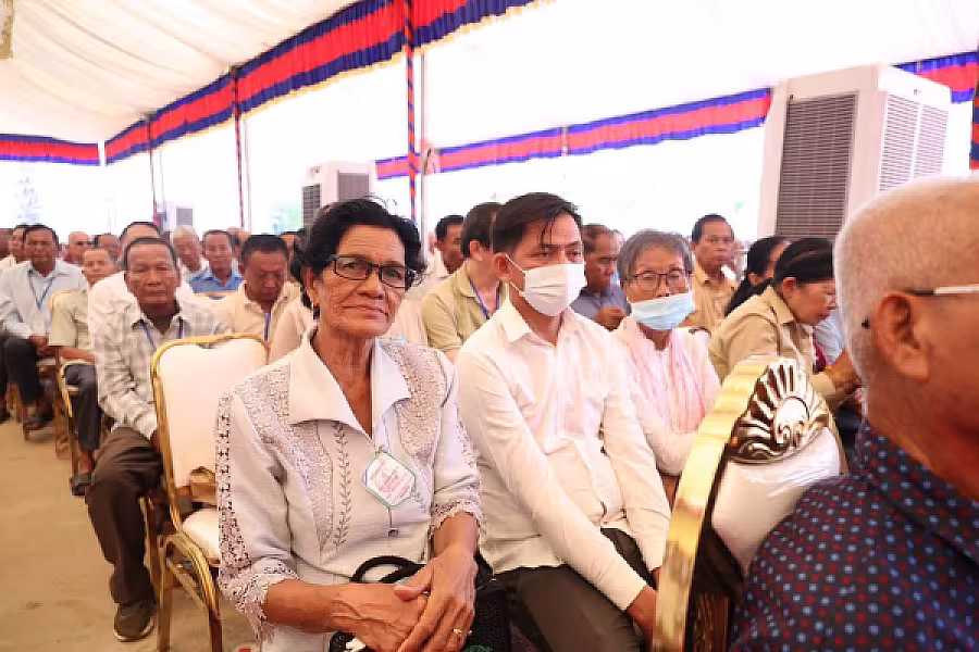 ឯកឧត្តម ហ៊ុន ម៉ានី អញ្ជើញជួបសំណេះសំណាលជាមួយនិវត្តជនចំនួនប្រមាណ ២ពាន់នាក់ ក្នុងខេត្តកំពង់ស្ពឺ - Image 15