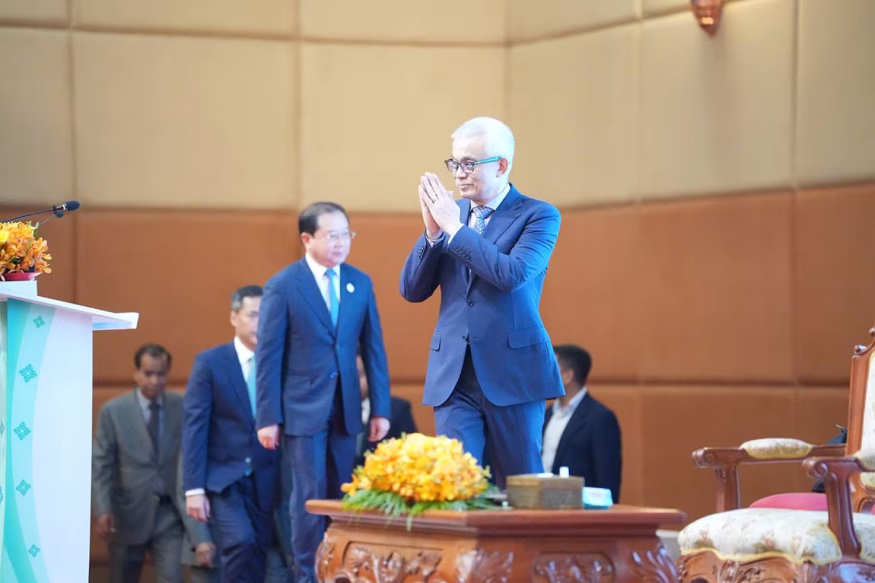 ឯកឧត្តម អូន ព័ន្ធមុនីរ័ត្ន អញ្ជើញដាក់ដំណើរការផែនការប្រតិបត្តិសម្រាប់អនុវត្តន៍គោលការណ៍ណែនាំក្របខណ្ឌកិច្ចគាំពារសង្គមឆ្លើយតបនឹងគ្រោះអាសន្នឆ្នាំ២០២៦-២០៣០