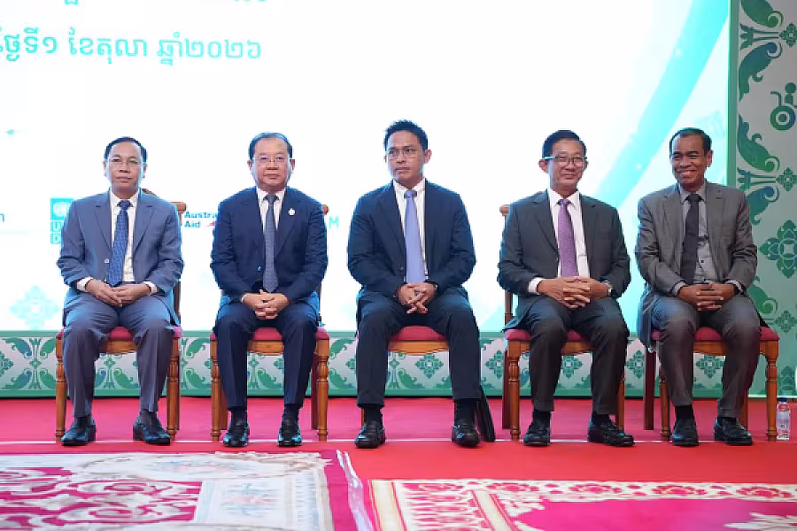 ឯកឧត្តម អូន ព័ន្ធមុនីរ័ត្ន អញ្ជើញដាក់ដំណើរការផែនការប្រតិបត្តិសម្រាប់អនុវត្តន៍គោលការណ៍ណែនាំក្របខណ្ឌកិច្ចគាំពារសង្គមឆ្លើយតបនឹងគ្រោះអាសន្នឆ្នាំ២០២៦-២០៣០ - Image 5
