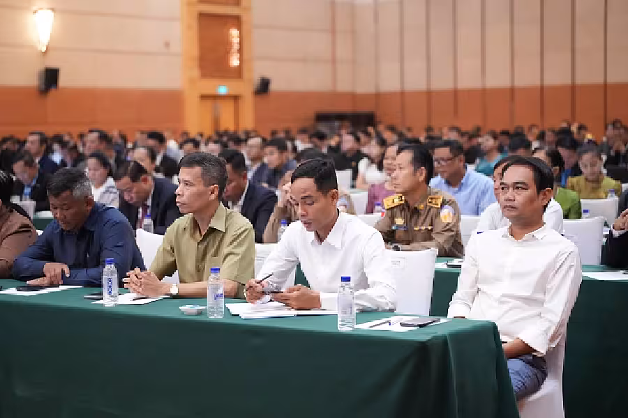 ឯកឧត្តម អូន ព័ន្ធមុនីរ័ត្ន អញ្ជើញដាក់ដំណើរការផែនការប្រតិបត្តិសម្រាប់អនុវត្តន៍គោលការណ៍ណែនាំក្របខណ្ឌកិច្ចគាំពារសង្គមឆ្លើយតបនឹងគ្រោះអាសន្នឆ្នាំ២០២៦-២០៣០ - Image 16