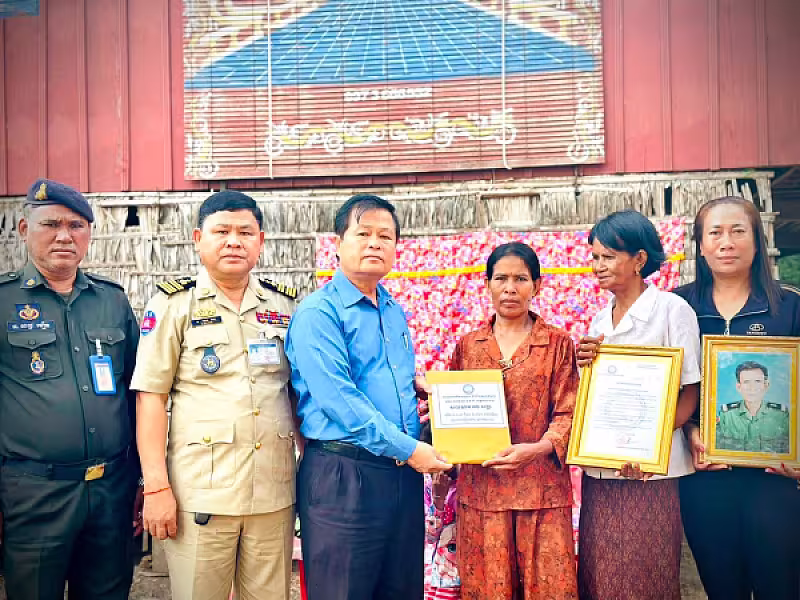 អ.ន.ក. ស្រុកព្រៃឈរ នាំយកថវិកាបេឡាមរណសង្គ្រោះជូនគ្រួសារសពសមាជិក ២គ្រួសារ - Image 2