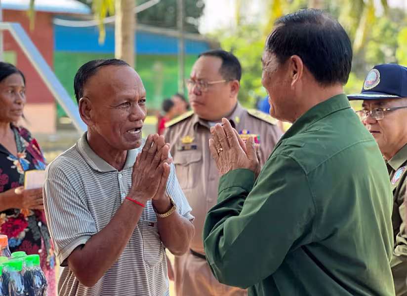 ឯកឧត្តម អ៊ុក ឃ្នួច អញ្ជើញប្រគល់ផ្ទះ ៣ខ្នង ជូនអតីតយុទ្ធជន និងនិវត្តជន ក្នុងខេត្តបាត់ដំបង - Image 3
