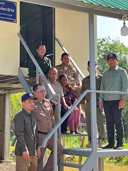 ឯកឧត្តម អ៊ុក ឃ្នួច អញ្ជើញប្រគល់ផ្ទះ ៣ខ្នង ជូនអតីតយុទ្ធជន និងនិវត្តជន ក្នុងខេត្តបាត់ដំបង - Image 9