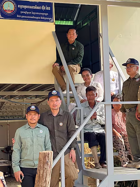 ឯកឧត្តម អ៊ុក ឃ្នួច អញ្ជើញប្រគល់ផ្ទះ ៣ខ្នង ជូនអតីតយុទ្ធជន និងនិវត្តជន ក្នុងខេត្តបាត់ដំបង - Image 15