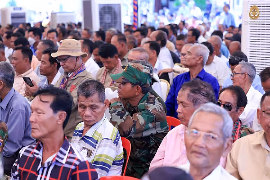 ឯកឧត្តម ហ៊ុន ម៉ានី អញ្ជើញសំណេះសំណាលជាមួយអតីតយុទ្ធជនចំនួនប្រមាណ ២ពាន់នាក់ ក្នុងខេត្តកំពង់ស្ពឺ - Image 8