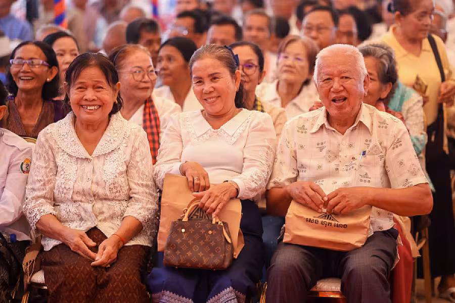 ឯកឧត្តម ហ៊ុន ម៉ានី អញ្ជើញសំណេះសំណាលជាមួយអតីតយុទ្ធជនចំនួនប្រមាណ ២ពាន់នាក់ ក្នុងខេត្តកំពង់ស្ពឺ - Image 12