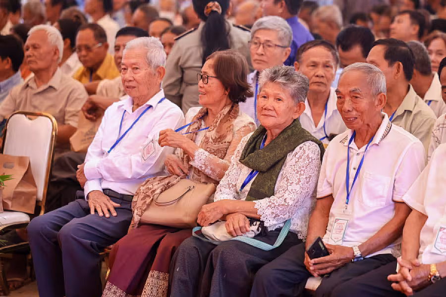 ឯកឧត្តម ហ៊ុន ម៉ានី អញ្ជើញសំណេះសំណាលជាមួយអតីតយុទ្ធជនចំនួនប្រមាណ ២ពាន់នាក់ ក្នុងខេត្តកំពង់ស្ពឺ - Image 13