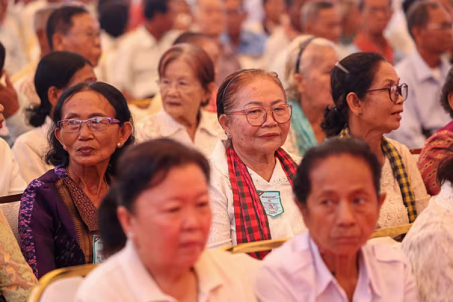 ឯកឧត្តម ហ៊ុន ម៉ានី អញ្ជើញសំណេះសំណាលជាមួយអតីតយុទ្ធជនចំនួនប្រមាណ ២ពាន់នាក់ ក្នុងខេត្តកំពង់ស្ពឺ - Image 16
