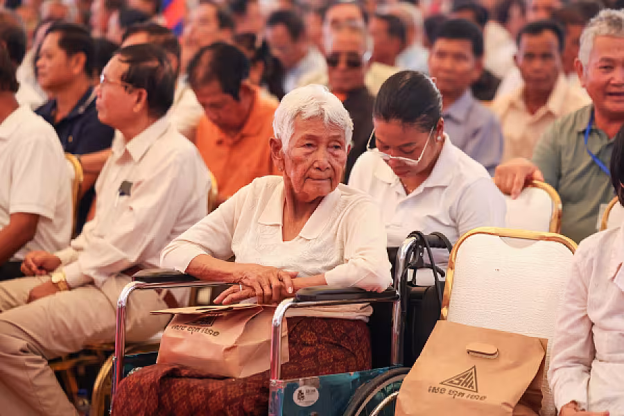 ឯកឧត្តម ហ៊ុន ម៉ានី អញ្ជើញសំណេះសំណាលជាមួយអតីតយុទ្ធជនចំនួនប្រមាណ ២ពាន់នាក់ ក្នុងខេត្តកំពង់ស្ពឺ - Image 21