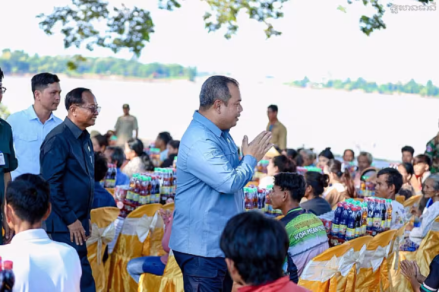 ឯកឧត្តម សរ សុពុត្រា នាំយកអំណោយរបស់សម្តេចបវរធិបតី ហ៊ុន ម៉ាណែត ចែកជូនអតីតយុទ្ធជន និវត្តជន ជនពិការ ចាស់ជរា - Image 2