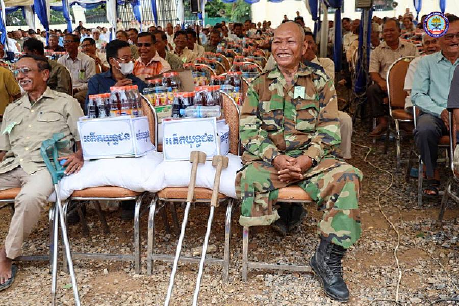 ឯកឧត្តមកិត្តិសង្គហបណ្ឌិត គន់ គីម ថ្លែងថា រាជរដ្ឋាភិបាលដឹកនាំដោយសម្តេចធិបតី ហ៊ុន ម៉ាណែត នឹងបន្តលើកស្ទួយជីវភាពអតីតយុទ្ធជន និងនិវត្តជនជានិច្ច - Image 8