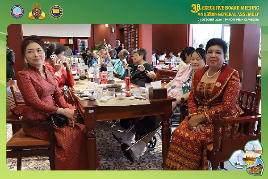 លោកជំទាវ គឹង ចាន់ឌី គន់ គីម អញ្ជើញដឹកនាំភរិយា-ស្វាមីប្រតិភូបណ្តាប្រទេសសមាជិក VECONAC ទស្សនកិច្ចព្រះបរមរាជវាំង និងសារមន្ទីរជាតិ - Image 4