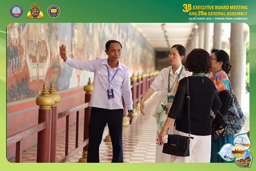 លោកជំទាវ គឹង ចាន់ឌី គន់ គីម អញ្ជើញដឹកនាំភរិយា-ស្វាមីប្រតិភូបណ្តាប្រទេសសមាជិក VECONAC ទស្សនកិច្ចព្រះបរមរាជវាំង និងសារមន្ទីរជាតិ - Image 19