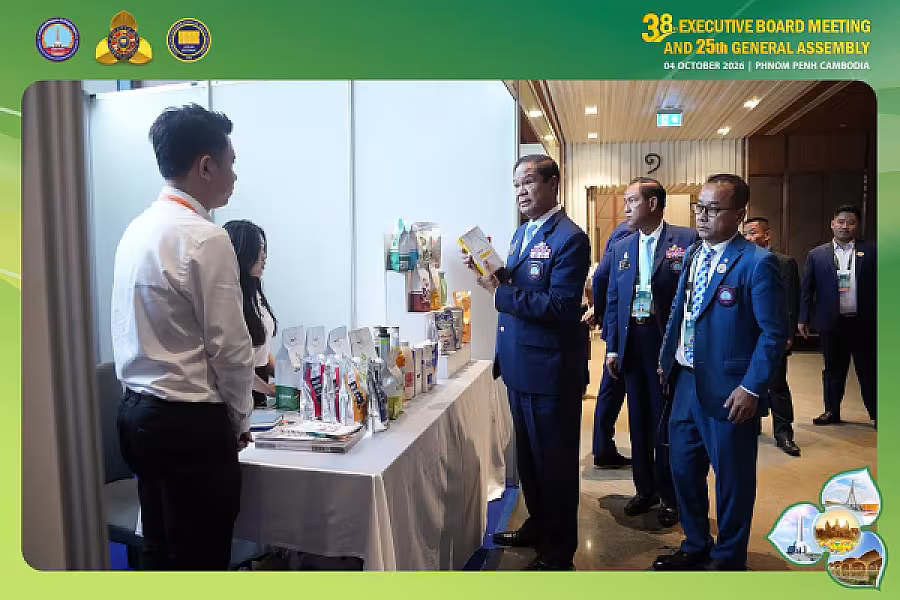 ឯកឧត្តម គន់ គីម អញ្ជើញដឹកនាំប្រតិភូ VECONAC ទស្សនាស្តង់ពិព័រណ៌ផលិតផលខ្មែរ - Image 2