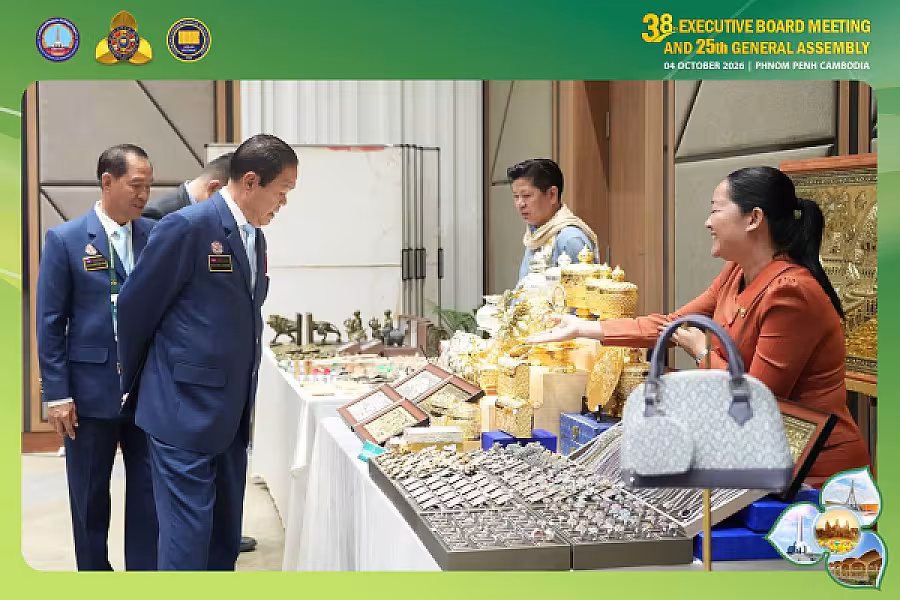 ឯកឧត្តម គន់ គីម អញ្ជើញដឹកនាំប្រតិភូ VECONAC ទស្សនាស្តង់ពិព័រណ៌ផលិតផលខ្មែរ - Image 5