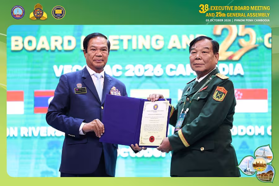 ឯកឧត្តមសន្តិបណ្ឌិត នេត សាវឿន អញ្ជើញបំពាក់មេដាយកិត្តិយស និង ប័ណ្ណសរសើរជូនប្រធាន VECONAC និងថ្នាក់ដឹកនាំសមាគមបណ្តាប្រទេសជាសមាជិក - Image 21