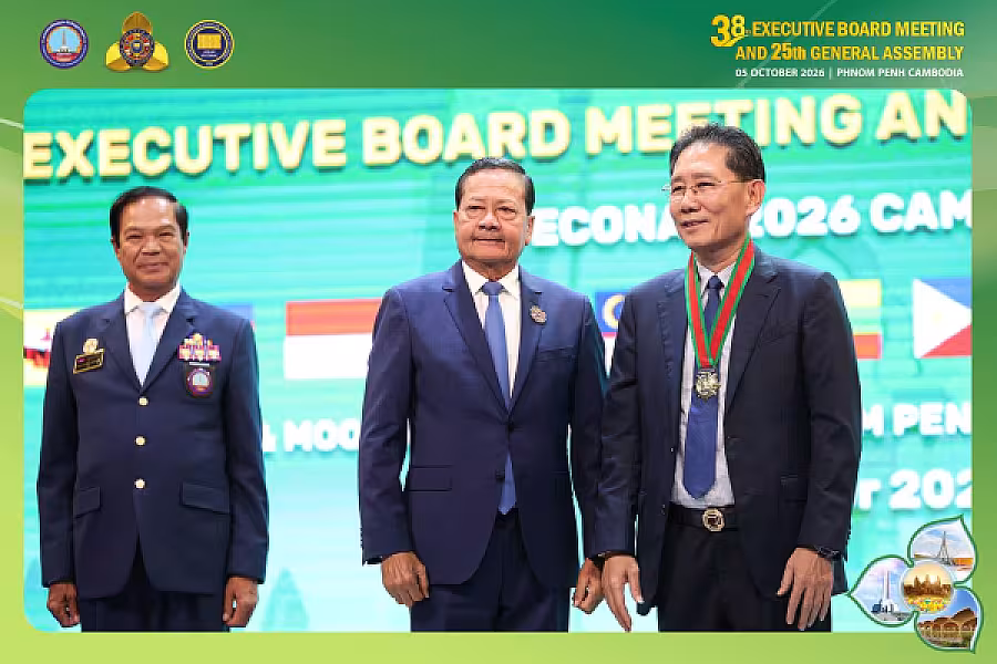 ឯកឧត្តមសន្តិបណ្ឌិត នេត សាវឿន អញ្ជើញបំពាក់មេដាយកិត្តិយស និង ប័ណ្ណសរសើរជូនប្រធាន VECONAC និងថ្នាក់ដឹកនាំសមាគមបណ្តាប្រទេសជាសមាជិក - Image 36