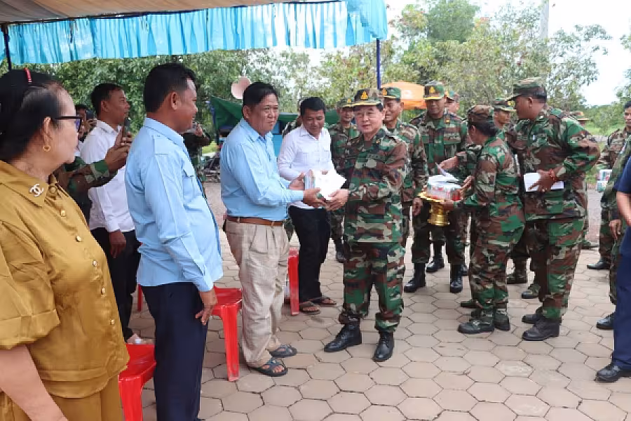 ឯកឧត្តម ឃឹម ប៊ុនសុង អញ្ជើញជួបសំណេះសំណាល និងនាំយកអំណោយជូនយោធិនពិការ ២៧០គ្រួសារ - Image 5
