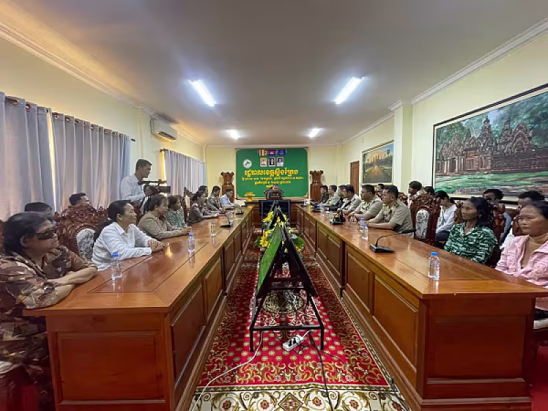 ឯកឧត្តម សរ សុពុត្រា អញ្ជើញប្រគល់ថវិការបបសន្តិសុខសង្គមជូនគ្រួសារសពអតីតយុទ្ធជន និងនិវត្តជន ៥គ្រួសារ - Image 2