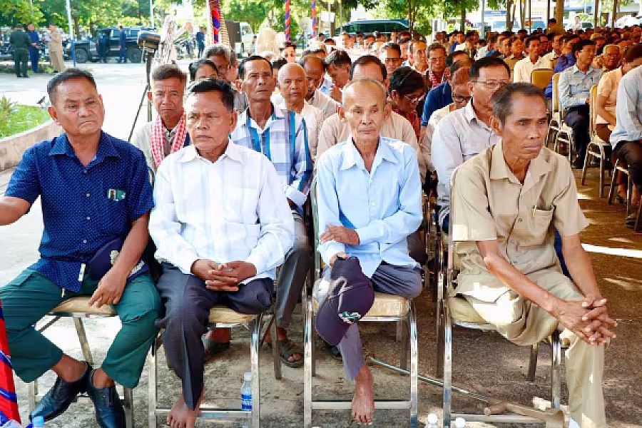 ឯកឧត្តម ជា វ៉ាន់ដេត អញ្ជើញចុះជួបសំណេះសំណាលជាមួយអតីតយុទ្ធជន និងនិវត្តជន ៩៥៧នាក់នៅខេត្តតាកែវ - Image 6