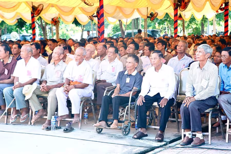ឯកឧត្តម ជា វ៉ាន់ដេត អញ្ជើញចុះជួបសំណេះសំណាលជាមួយអតីតយុទ្ធជន និងនិវត្តជន ៩៥៧នាក់នៅខេត្តតាកែវ - Image 9