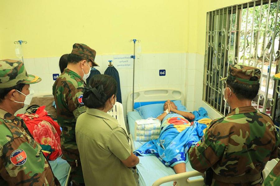 កោះកុង CVA ប្រគល់​ជំនួយ​ដល់​អតីតយុទ្ធជន​ដែល​មាន​ជំងឺ​ធ្ងន់ធ្ងរ ក្នុង​នាម​លោក ហ៊ុន ម៉ាណែត - Image 3