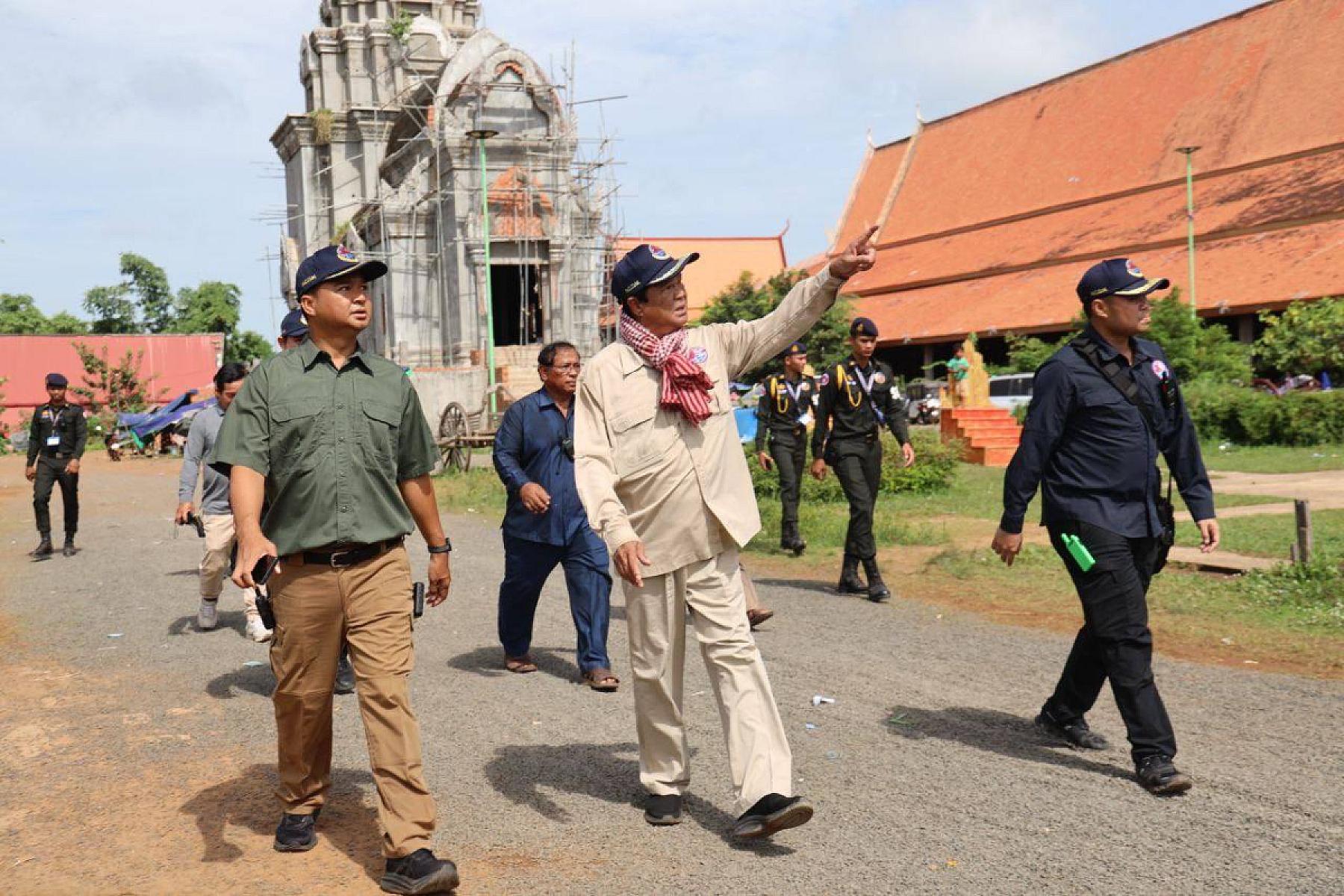 ឯកឧត្តមកិត្តិសង្គហបណ្ឌិត គន់ គីម អញ្ជើញចុះពិនិត្យការរៀបចំមណ្ឌលសុវត្ថិភាពនៅវត្តពោធិ៍៥០០០ដើម ក្នុងភូមិសាស្ត្រភូមិគូលែនត្បូង ឃុំគូលែនត្បូង ស្រុកគូលែន ខេត្តព្រះវិហារ