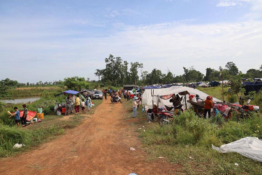 ឯកឧត្តមកិត្តិសង្គហបណ្ឌិត គន់ គីម អញ្ជើញចុះពិនិត្យការរៀបចំមណ្ឌលសុវត្ថិភាពនៅវត្តពោធិ៍៥០០០ដើម ក្នុងភូមិសាស្ត្រភូមិគូលែនត្បូង ឃុំគូលែនត្បូង ស្រុកគូលែន ខេត្តព្រះវិហារ - Image 9